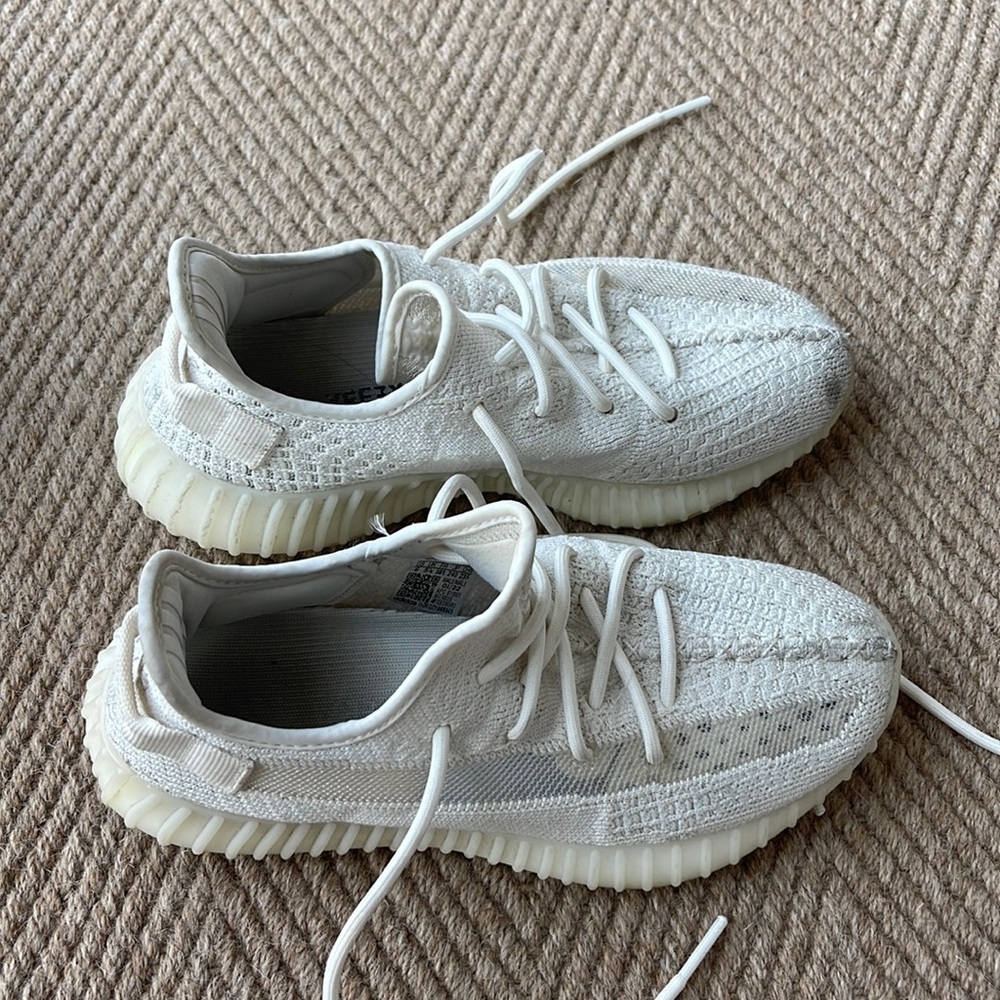 Yeezy size 6 mens white sneakers